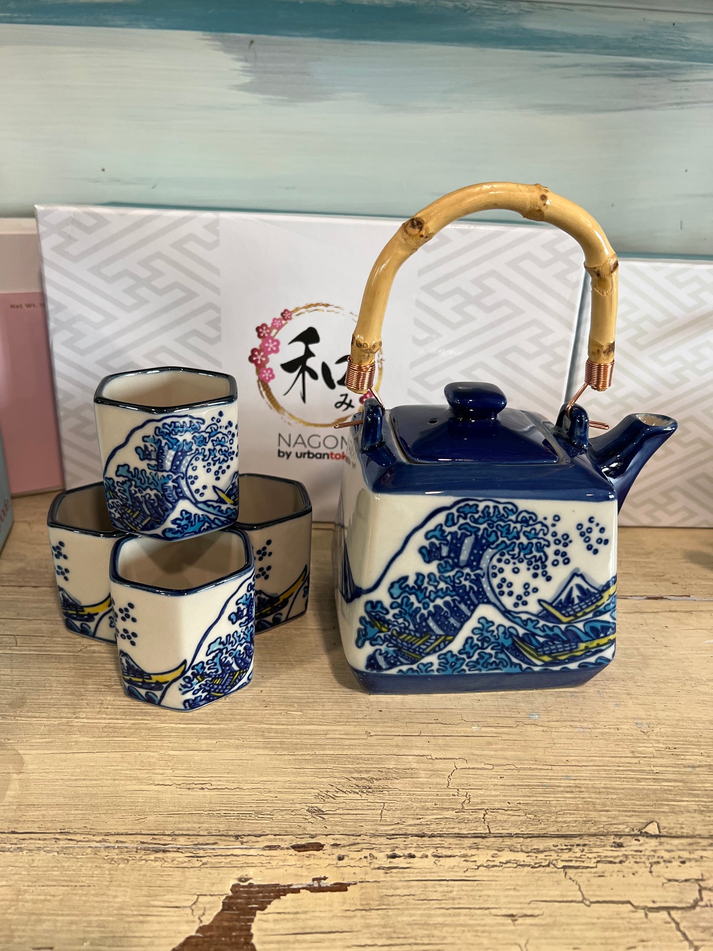 Great Wave Tea Set - 20oz Tea Pot with 4 Hexagon Cups